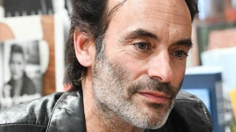 Anthony Delon furieux – il règle ses comptes