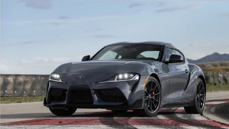 Premier essai de la Toyota GR Supra 3.0 manuelle 2023 : un service d’assistance magnifique