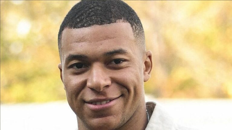 Kylian Mbappé, le bras de fer avec Le Graët révélé par Daniel Riolo dans C à Vous