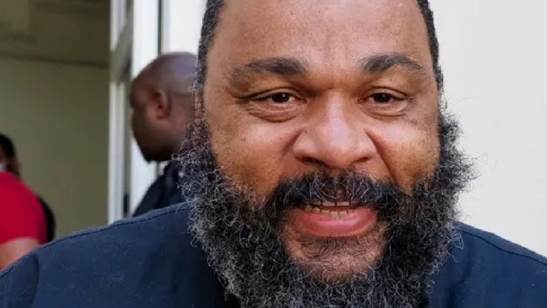 Dieudonné fait une demande surprenante d’excuses à la communauté juive