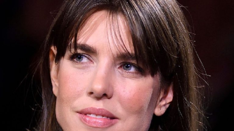 La grossesse de Charlotte Casiraghi a-t-elle provoqué des tensions avec sa mère, Caroline de Monaco ?