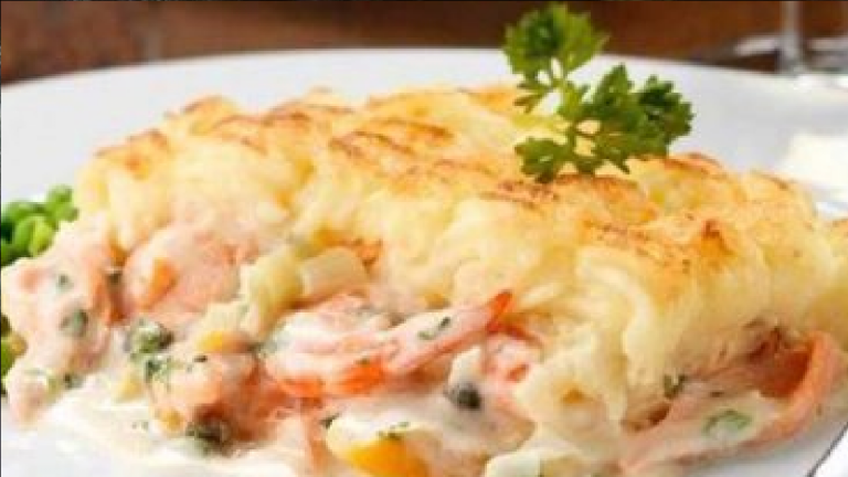 Hachis Parmentier revisité aux crevettes et au saumon frais : une délicieuse alternative pour épater vos convives