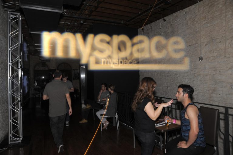 il y a un documentaire sur Myspace en préparation