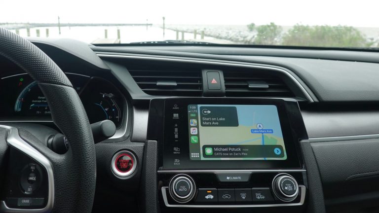 Cet adaptateur CarPlay sans fil pour iPhone fonctionne réellement