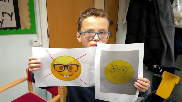 Teddy, 10 ans, demande à Apple de redessiner l’emoji « visage de nerd » : « Cela me rend triste et bouleversé »