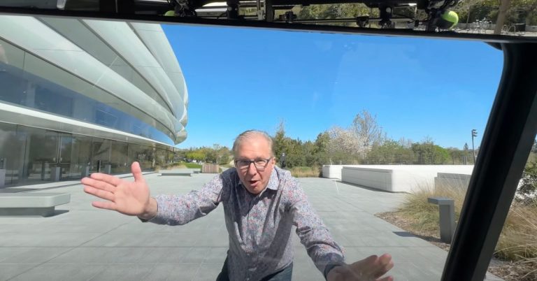 Faites une promenade en voiturette de golf autour d’Apple Park avec Greg Joswiak et d’autres dirigeants d’Apple (Vidéo)