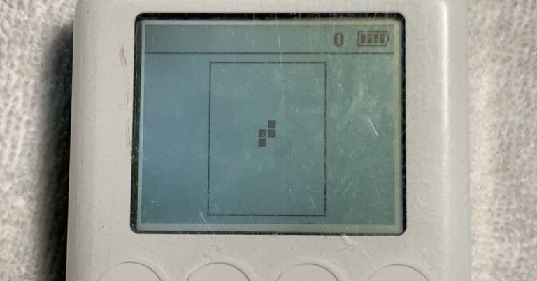 Jeu iPod Tetris contrôlé par une molette de défilement trouvé sur un prototype