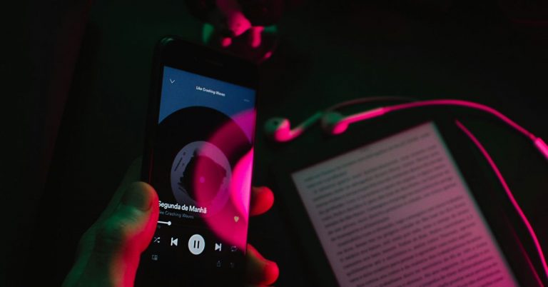 L’inclusion de livres audio est une arnaque sur Spotify, disent les labels de musique