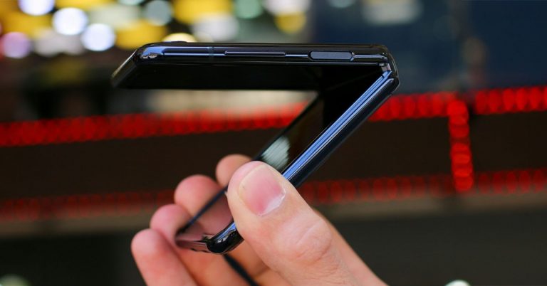 Un iPhone pliable est peu probable avant 2027, selon TrendForce ;  le problème des plis est la clé