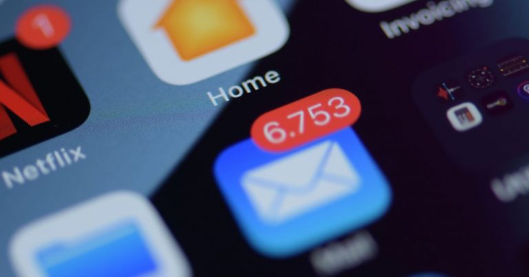 Les fonctionnalités d’IA de l’application iOS 18 Mail peuvent inclure des réponses intelligentes et un changement de tonalité